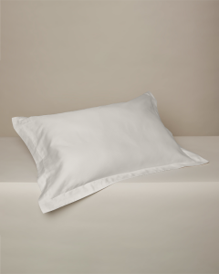 Pudevår 50x70 cm. lys beige, vinge/hotelluk, egyptisk bomuldssatin