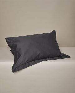 Satin pudevår 50x70 cm. grafit, wings/hotel closing Egyptisk