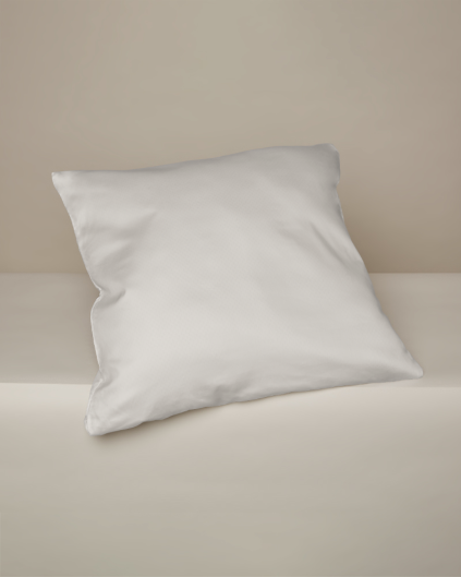 Pudevår 60x63 cm. lys beige uden vinge/med lynlås, egyptisk bomuldssatin